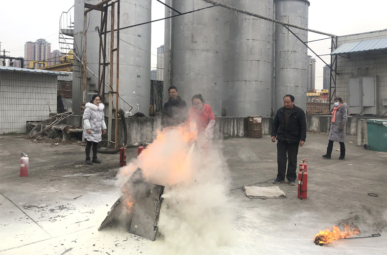 油脂集團(tuán)：開展冬季消防安全知識培訓(xùn)及消防演練活動