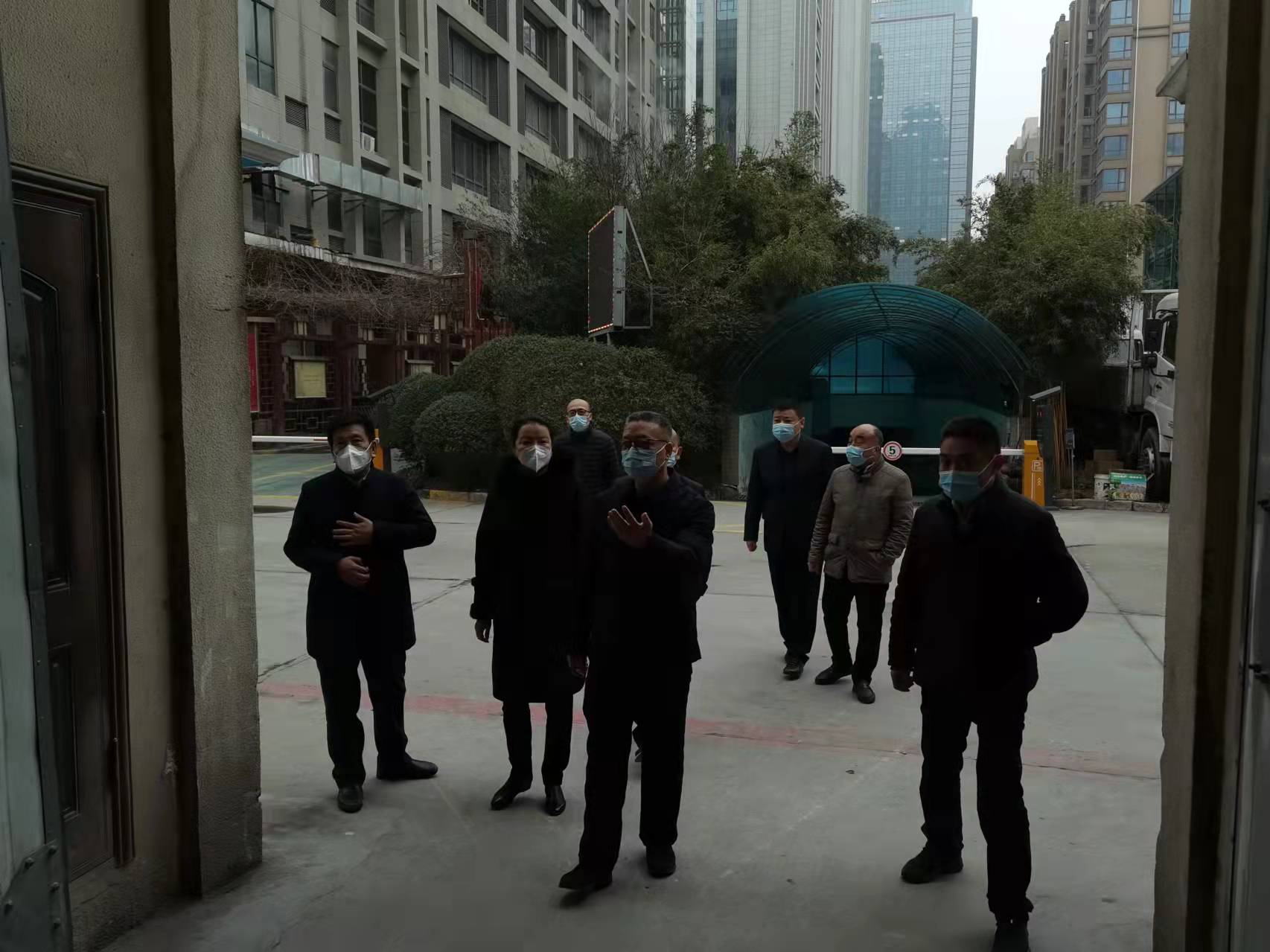 集團(tuán)領(lǐng)導(dǎo)看望慰問駐大廈企業(yè)干部職工并檢查疫情防控、安全工作